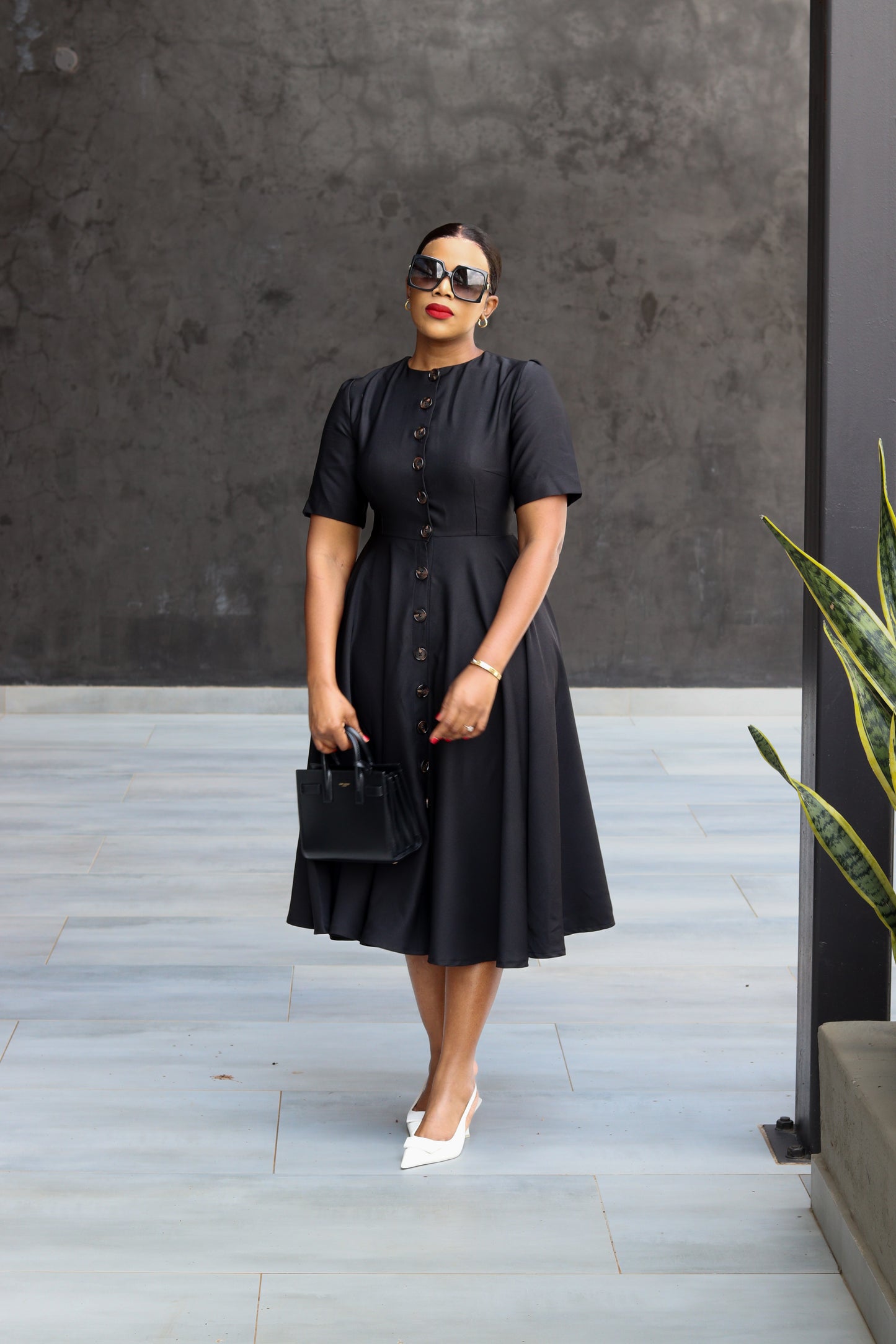 ..Black Buttoned down Midi Dress(Pre-Order)